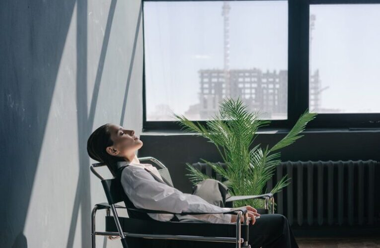 Mindful Breaks You Can Take in Five Minutes